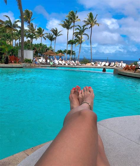 AYUMI ITÔ Feet .